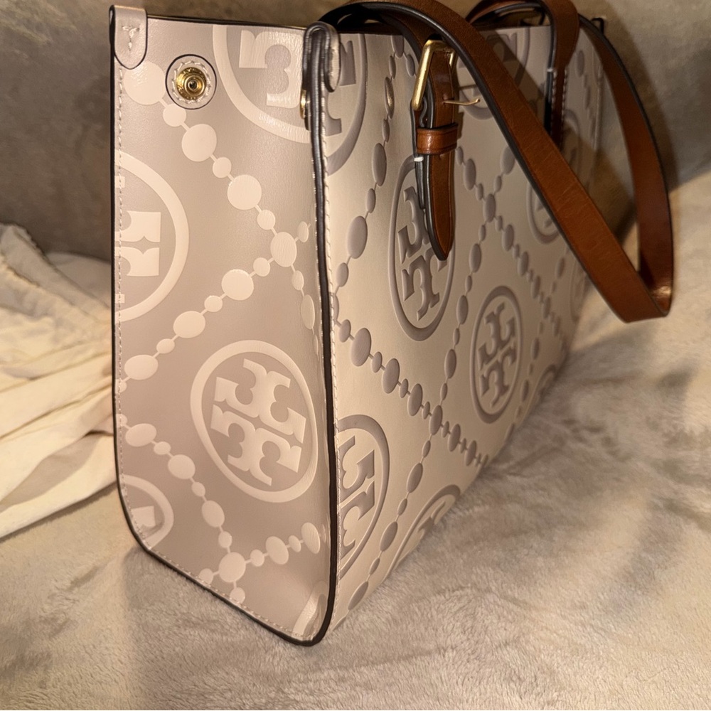 Tory Burch T-monogram contrast embossed small Tote w/wallet - Picture 3 of 6